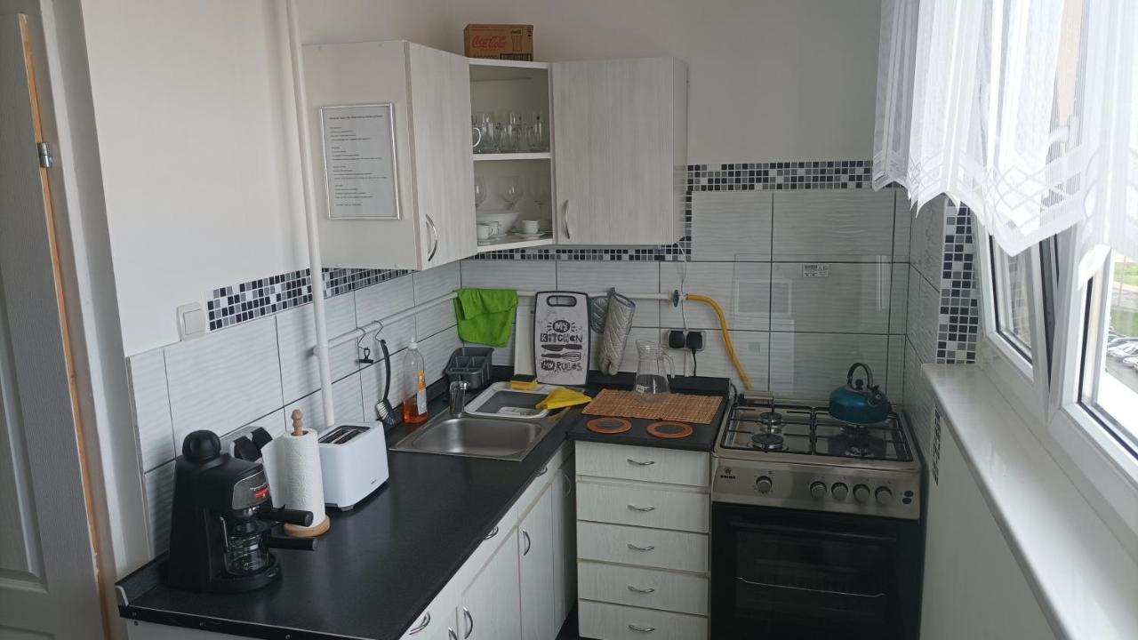 Panel Hause Kazincbarcikaアパートメント エクステリア 写真